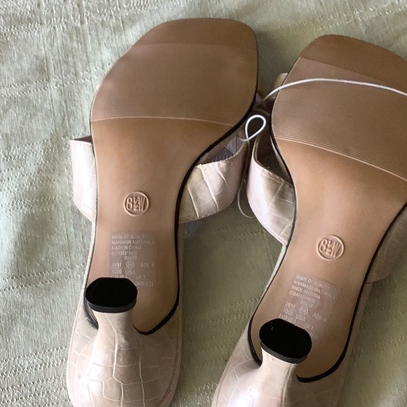 2 pair Basic Editions Crocodile Embossed 2” Heel Strappy Sandals in Pink/Black - Picture 11 of 11